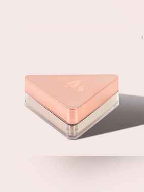 LYS Triple Fix Translucent Loose Setting Powder in Resilience (translucent) - 9g